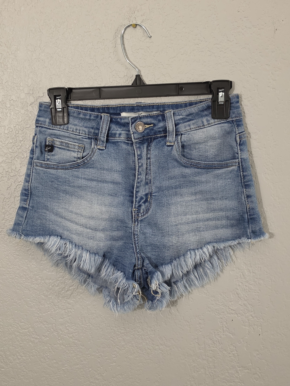 KanCan Estilo‎ Mid Rise Light Wash Denim Cutoff Shorts KC6033L Womens 5/26